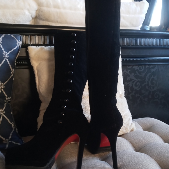 Crape Myrtle Knee High Button Suede Boots - Picture 8 of 8